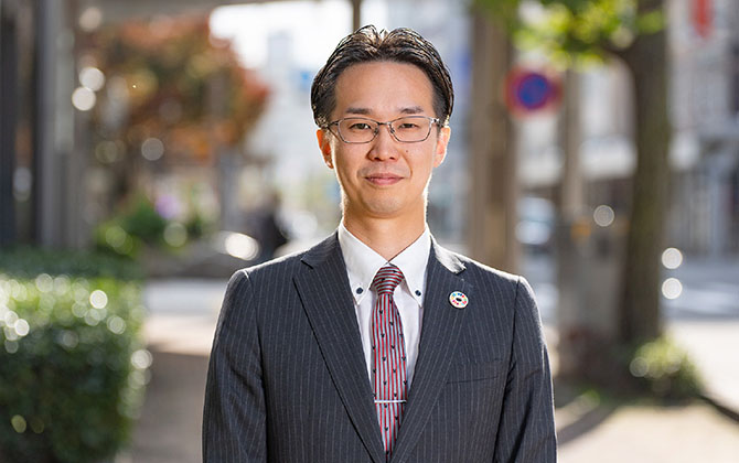 皆川 達哉